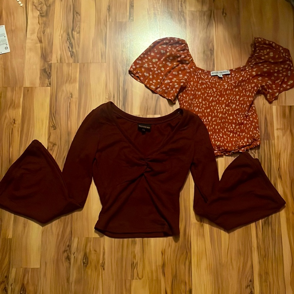 Beyond the radar, ribbed, puff sleeved blouse- Floral textured, wide sleeve, top